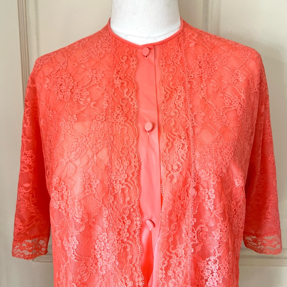 Vanity Fair 1960’s Bed Jacket. - image 2